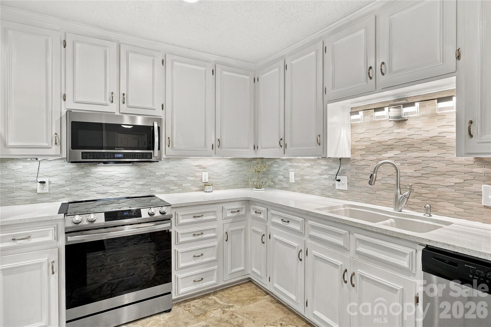 Condominium at 1334 Radio Road, Statesville, photo 7 of 36