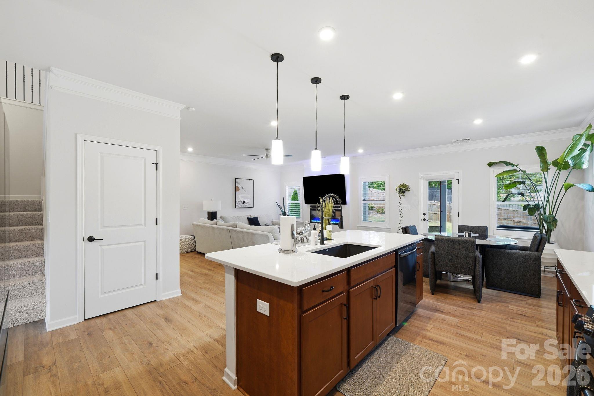 Single Family Residence at 6109 Sunspear Lane, Charlotte, photo 10 of 43