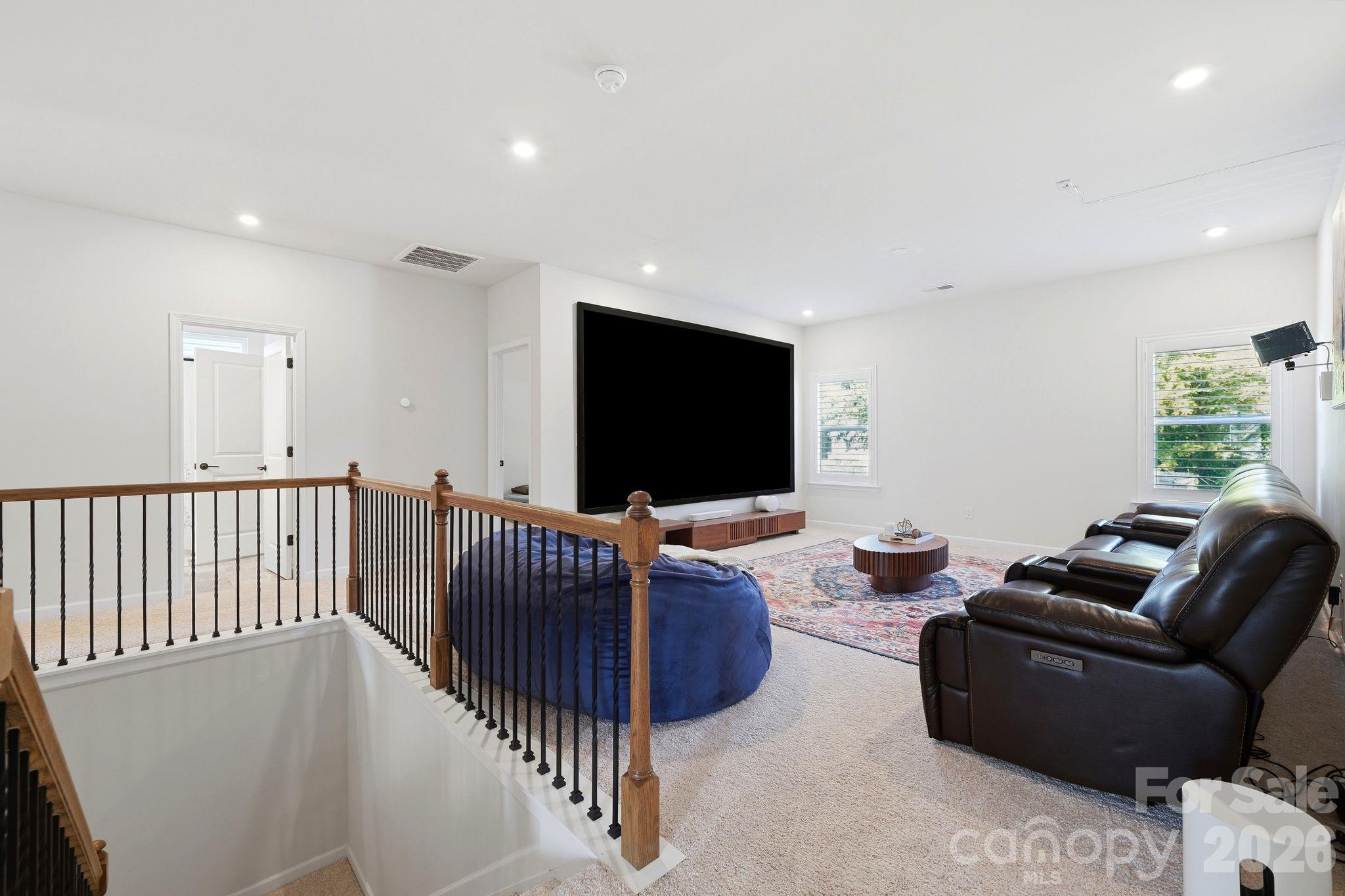 Single Family Residence at 6109 Sunspear Lane, Charlotte, photo 17 of 43