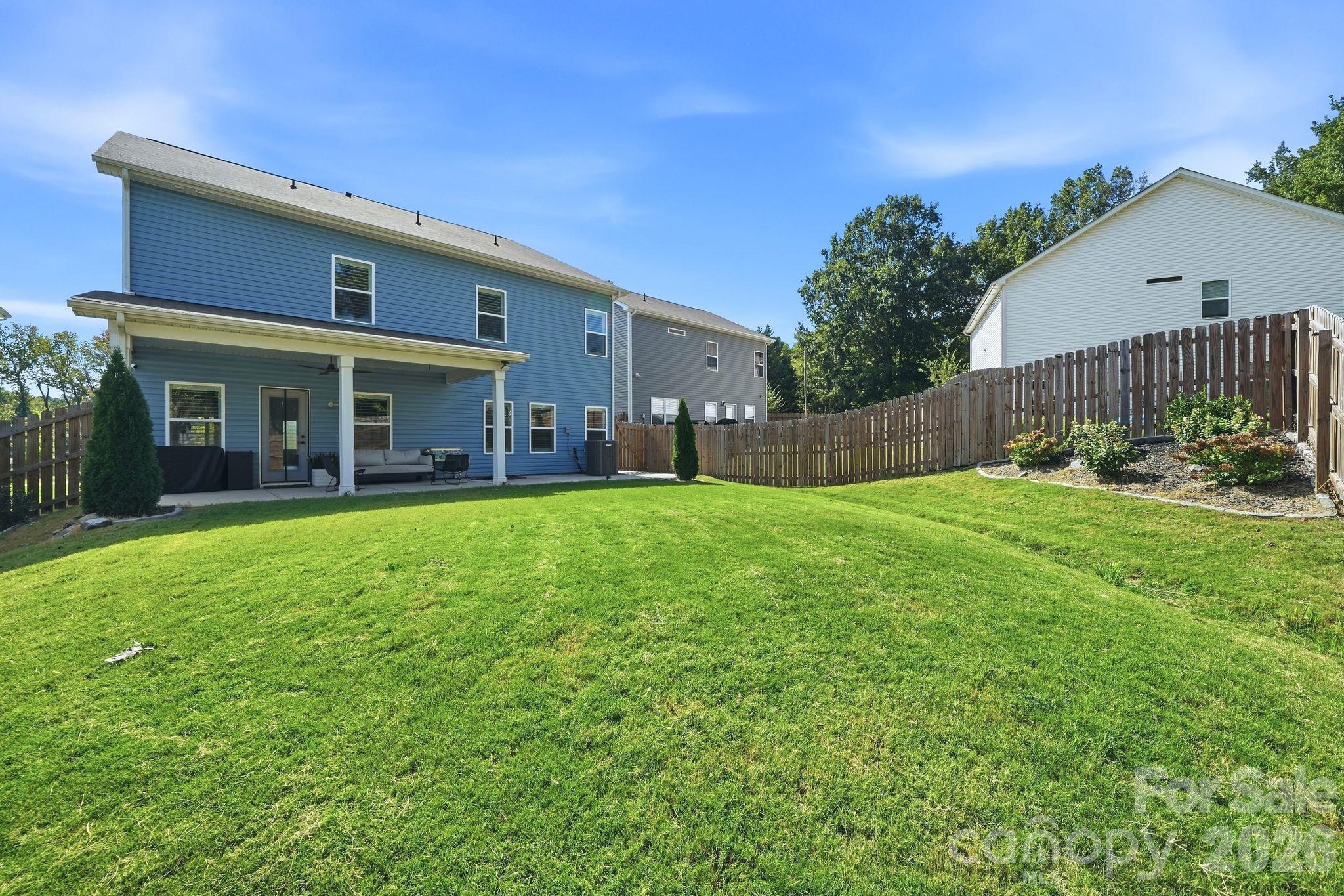 Single Family Residence at 6109 Sunspear Lane, Charlotte, photo 29 of 43