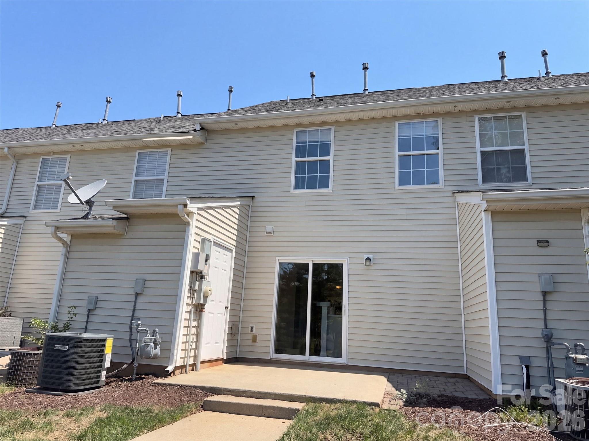 Townhouse at 10523 Trolley Run Drive, Cornelius, photo 5 of 17