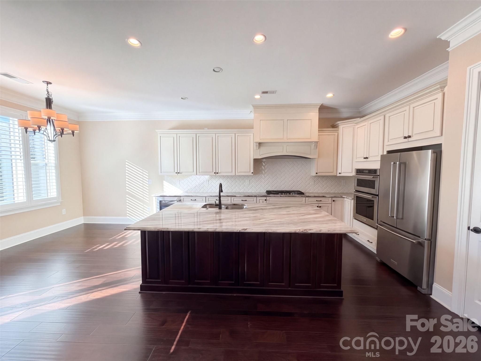 Single Family Residence at 14629 Glen Valley Court, Charlotte, photo 2 of 31