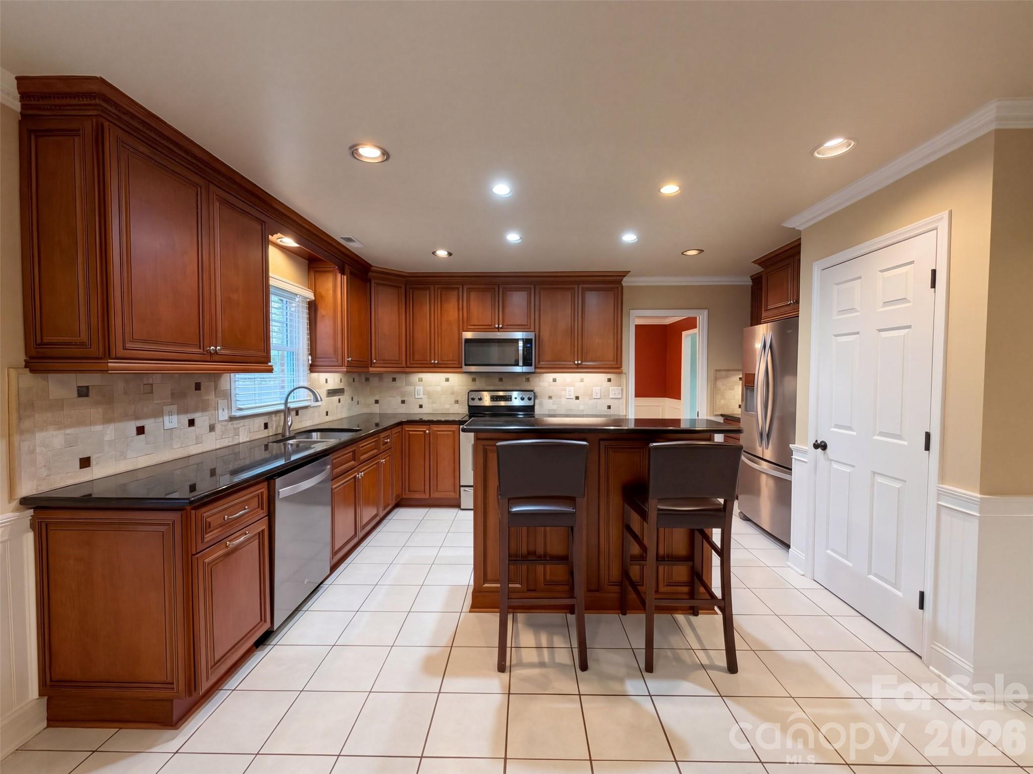 Single Family Residence at 201 Wainsley Place, Matthews, photo 2 of 28
