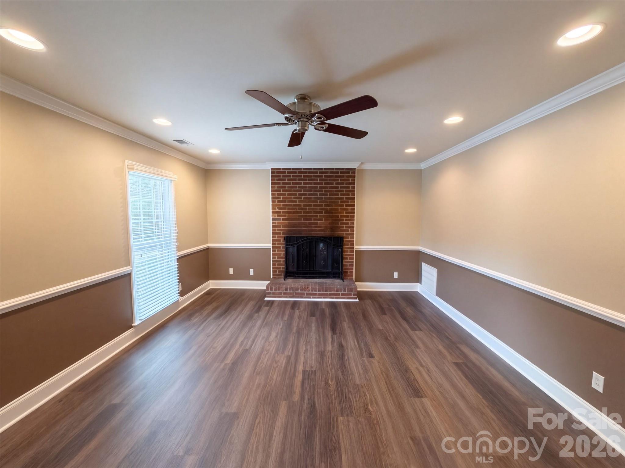 Single Family Residence at 201 Wainsley Place, Matthews, photo 9 of 28