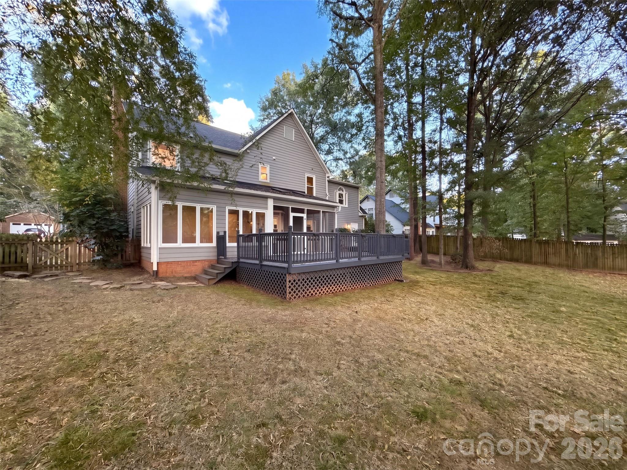 Single Family Residence at 2315 Heathershire Lane, Matthews, photo 5 of 28