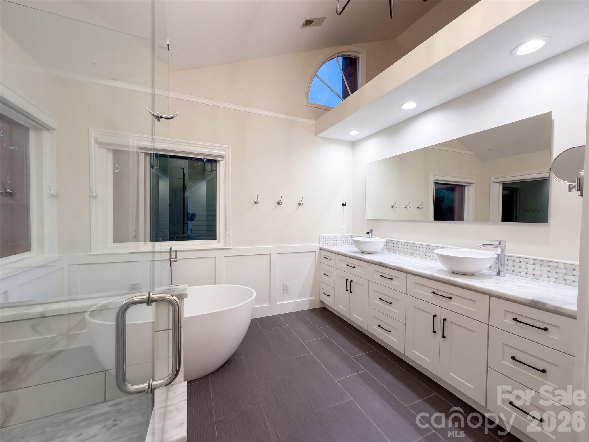 Single Family Residence at 2315 Heathershire Lane, Matthews, photo 15 of 28