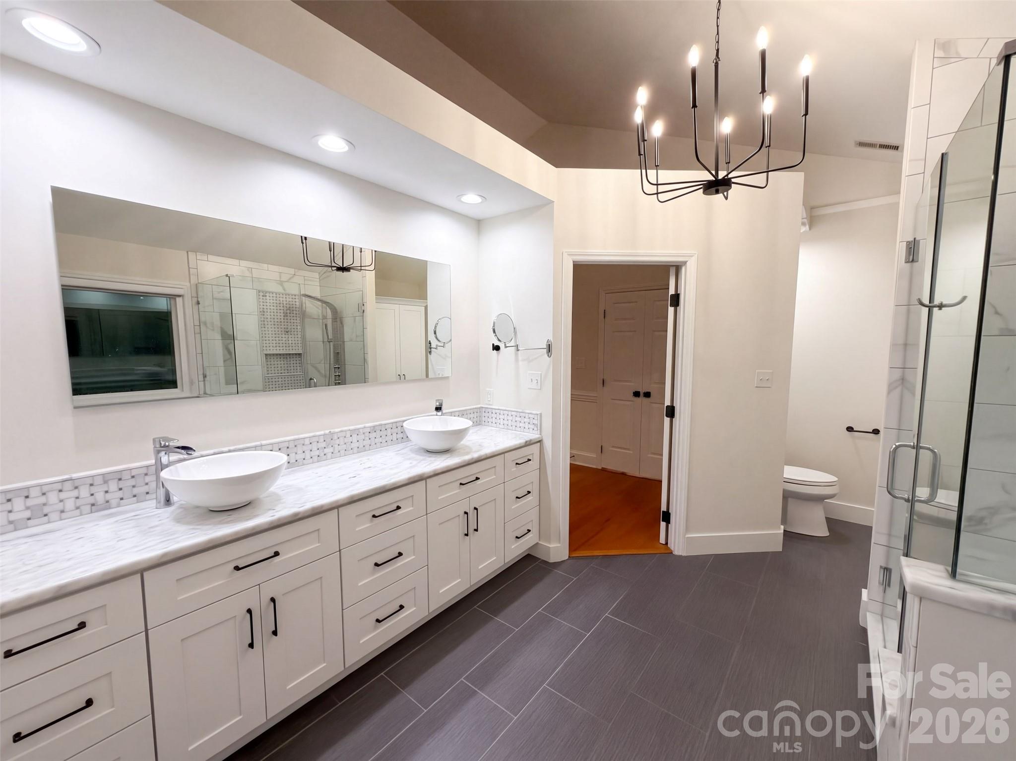 Single Family Residence at 2315 Heathershire Lane, Matthews, photo 16 of 28