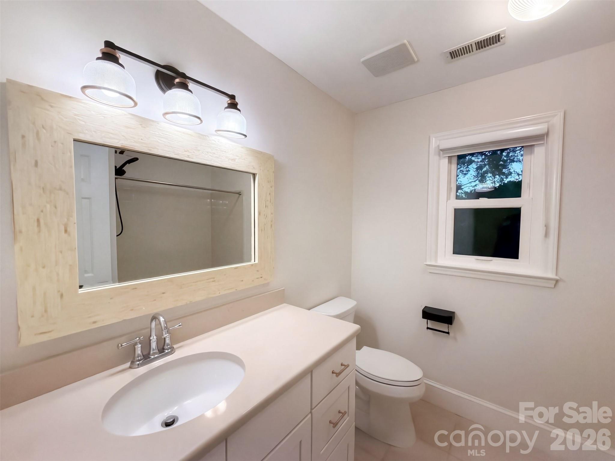 Single Family Residence at 2315 Heathershire Lane, Matthews, photo 23 of 28