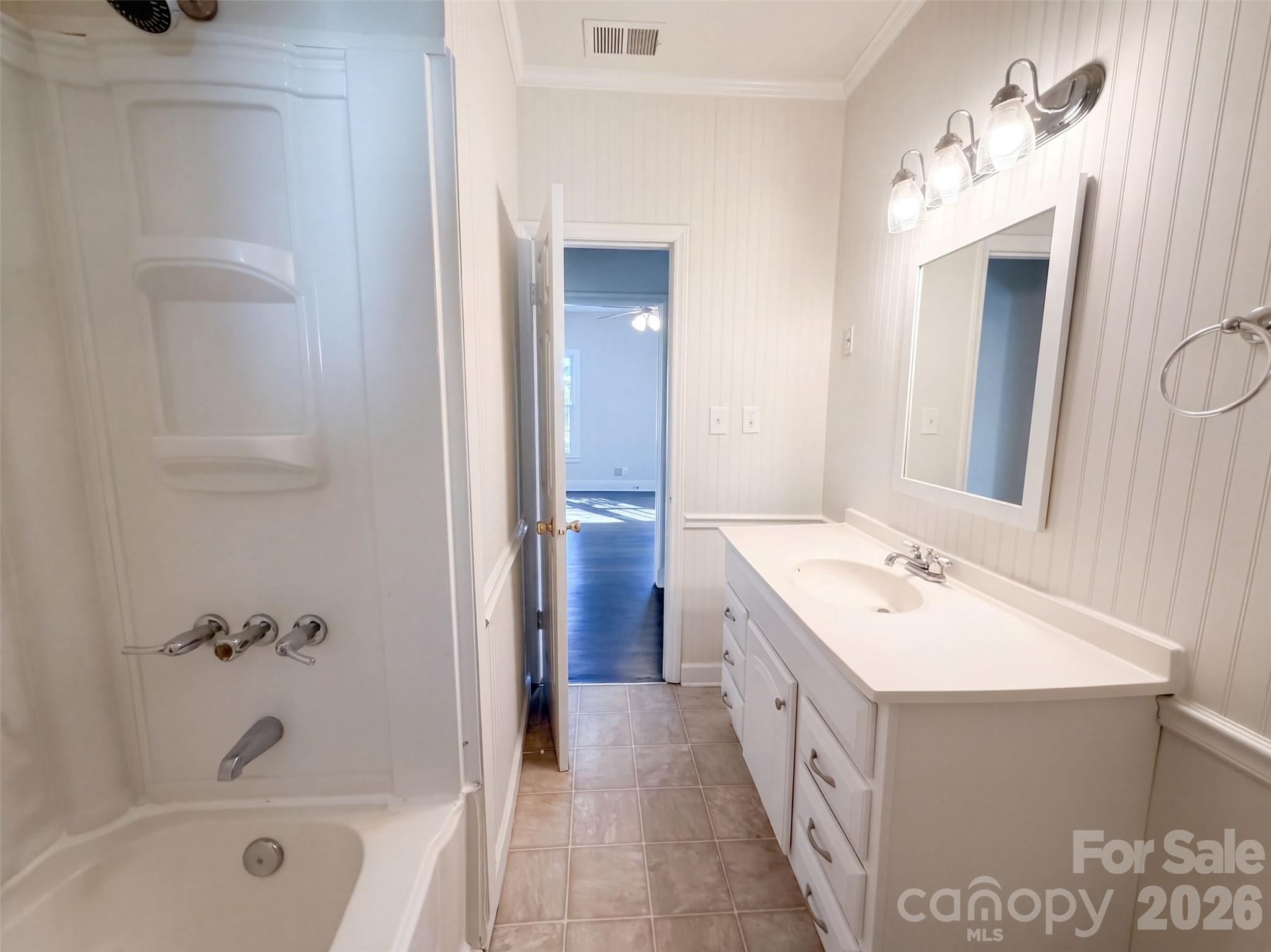 Single Family Residence at 208 Pressly Street, Clover, photo 8 of 15