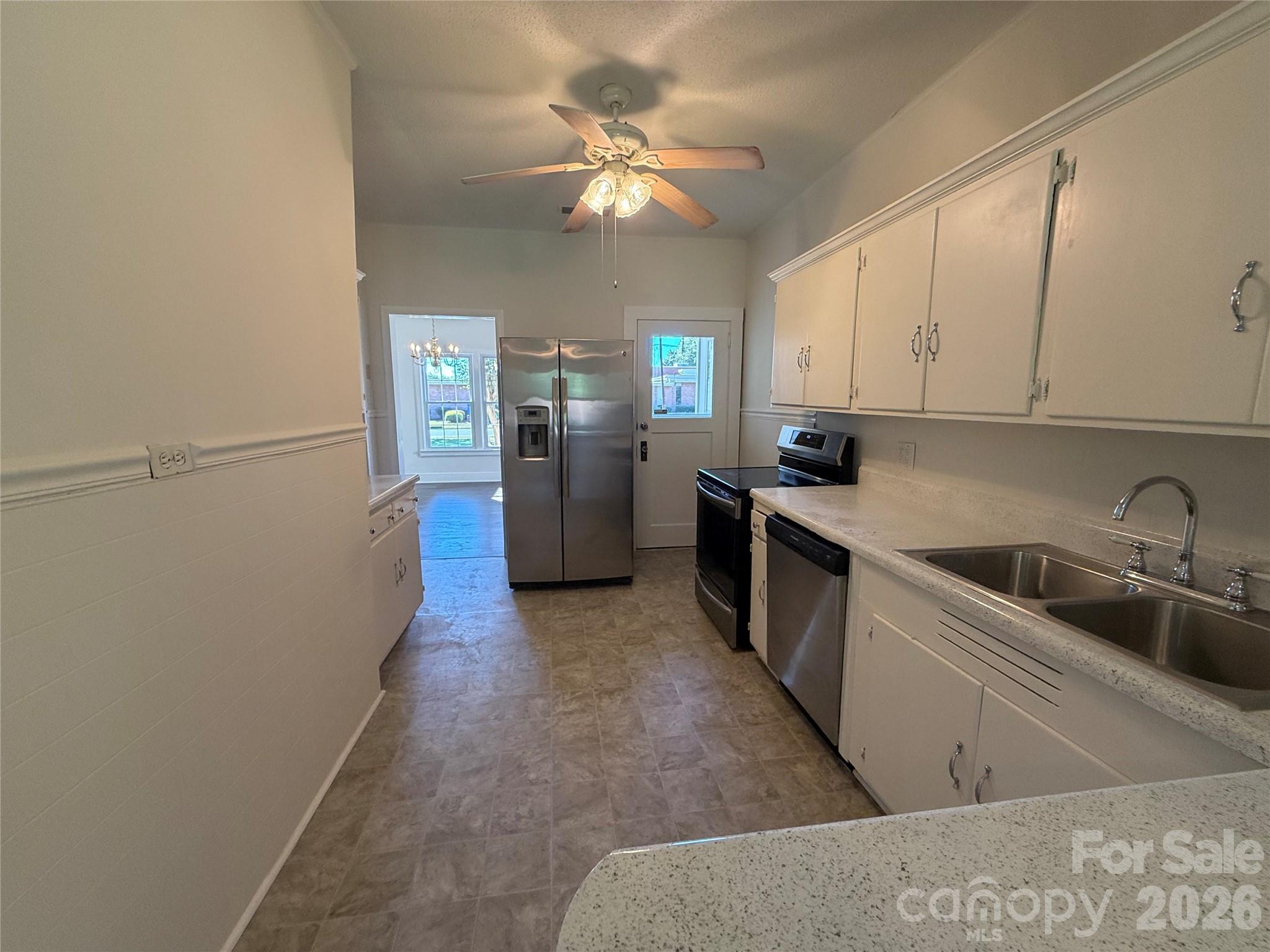 Single Family Residence at 208 Pressly Street, Clover, photo 10 of 15
