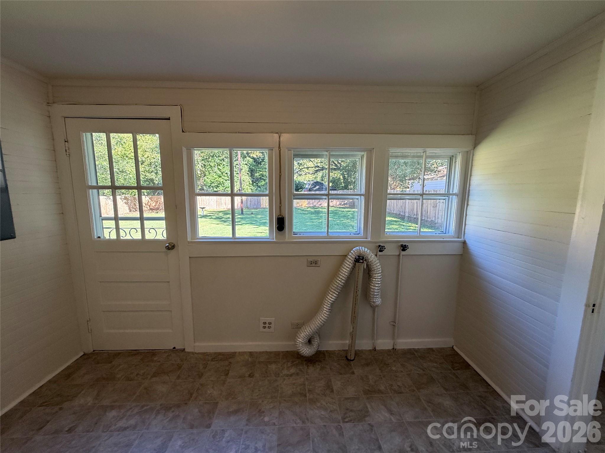 Single Family Residence at 208 Pressly Street, Clover, photo 12 of 15