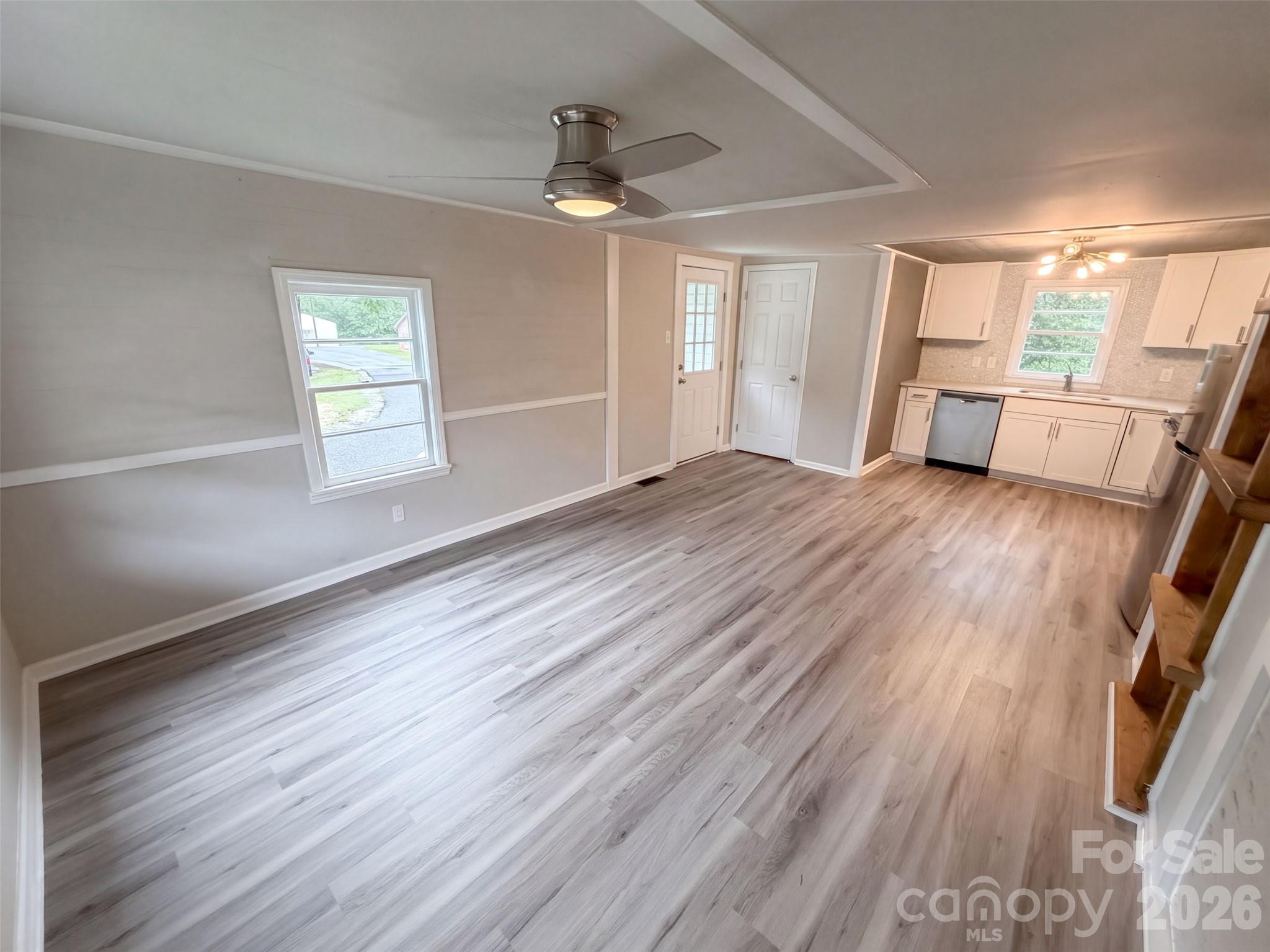 Single Family Residence at 103 Southside Circle, Lancaster, photo 3 of 11