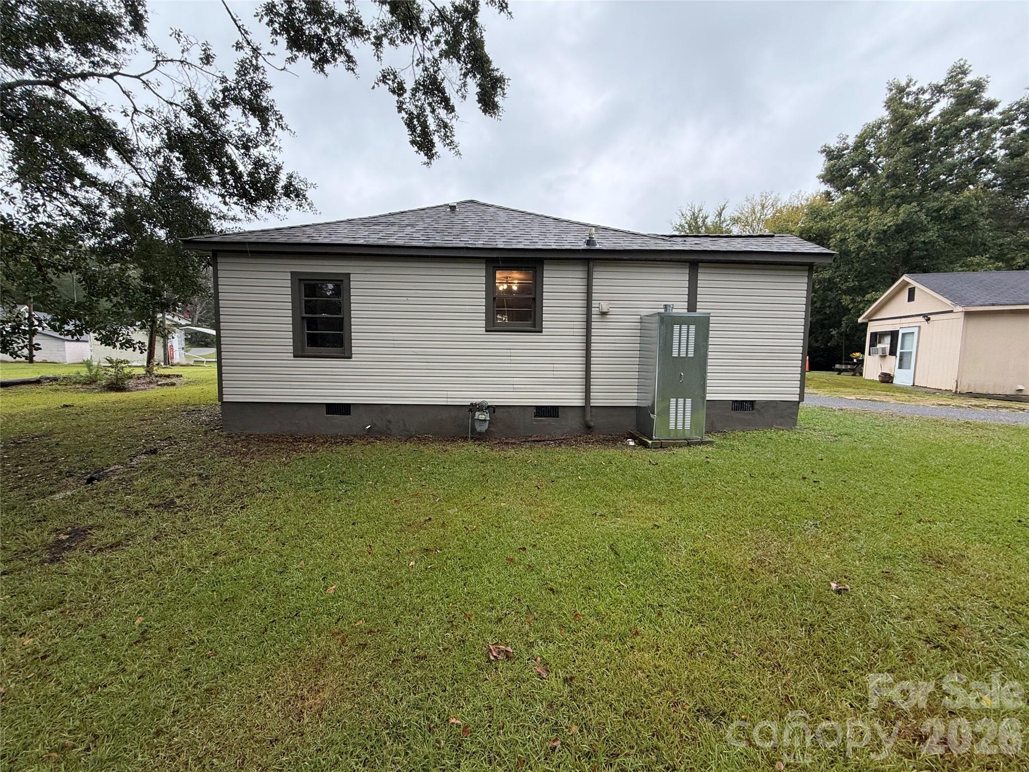 Single Family Residence at 103 Southside Circle, Lancaster, photo 5 of 11