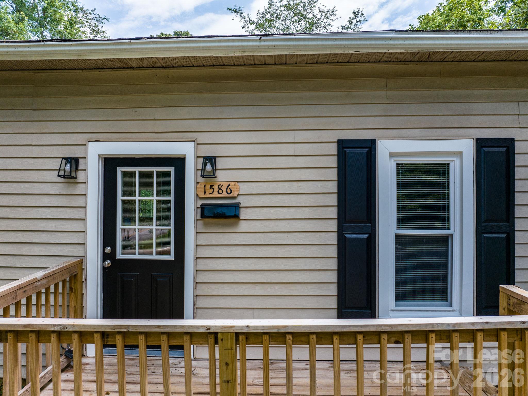 Single Family Residence at 1586 3rd Street Drive NE, Hickory, photo 7 of 48