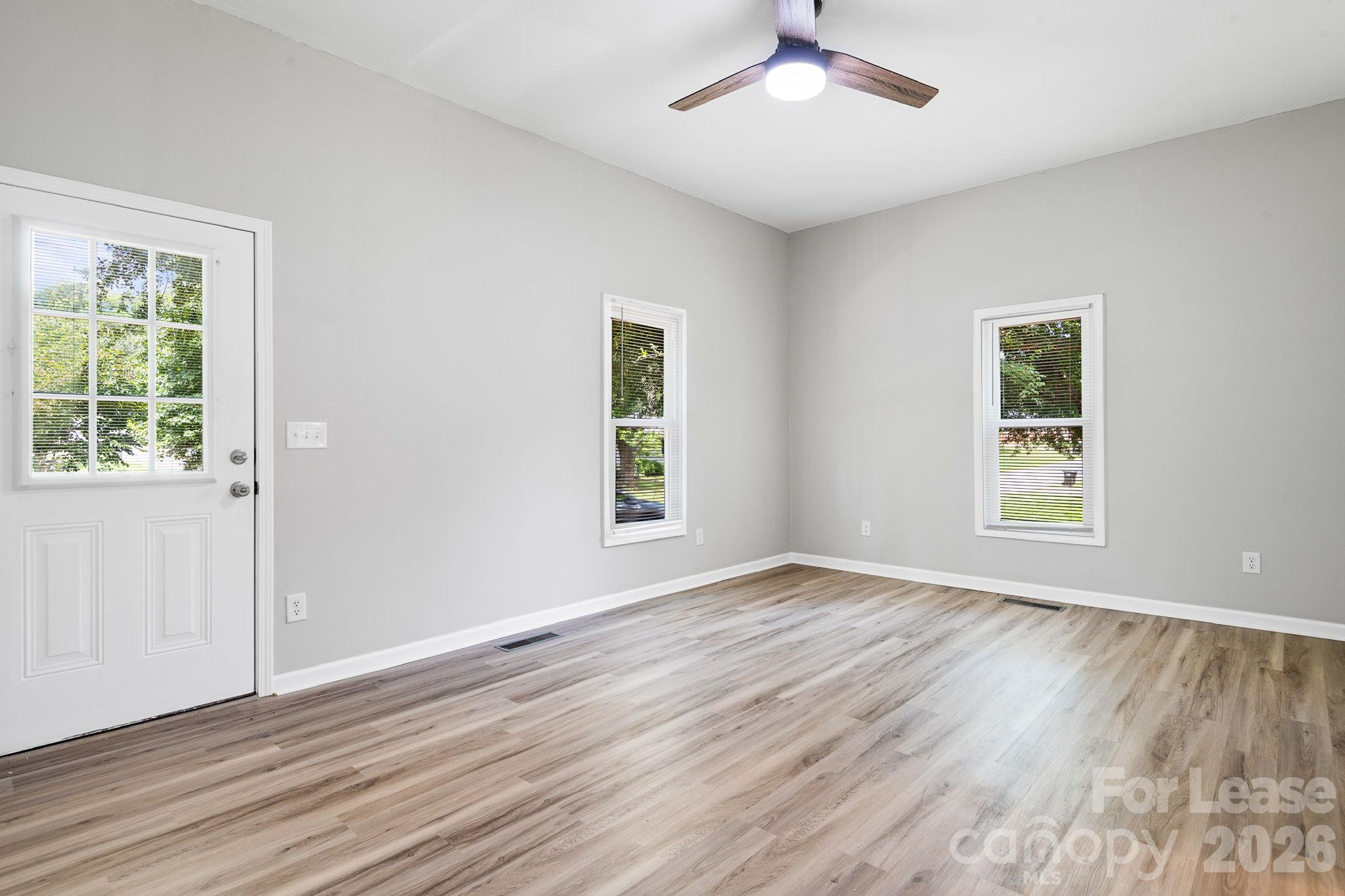 Single Family Residence at 1586 3rd Street Drive NE, Hickory, photo 27 of 48