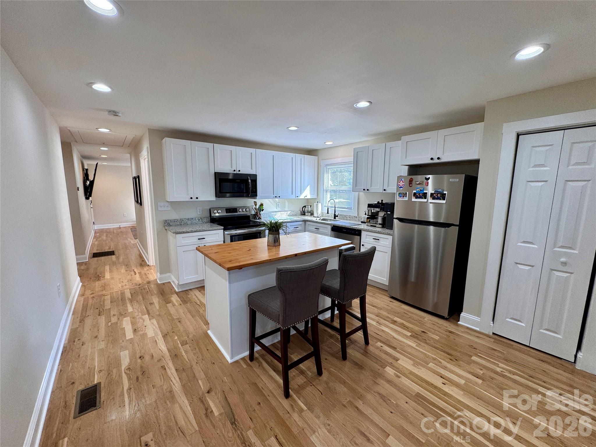 Single Family Residence at 613 Gum Street, Mooresville, photo 3 of 18