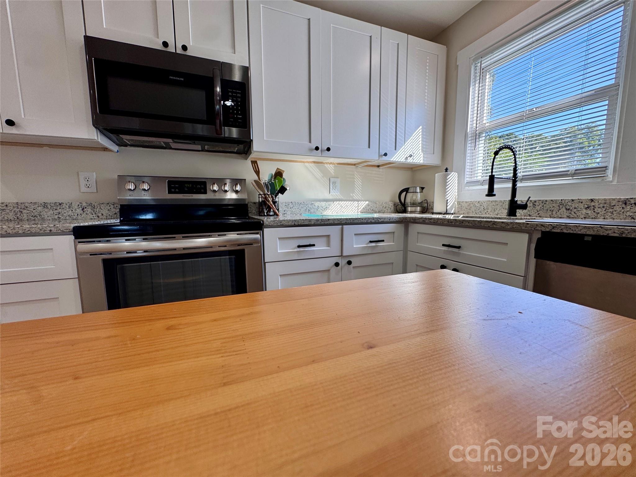 Single Family Residence at 613 Gum Street, Mooresville, photo 6 of 18
