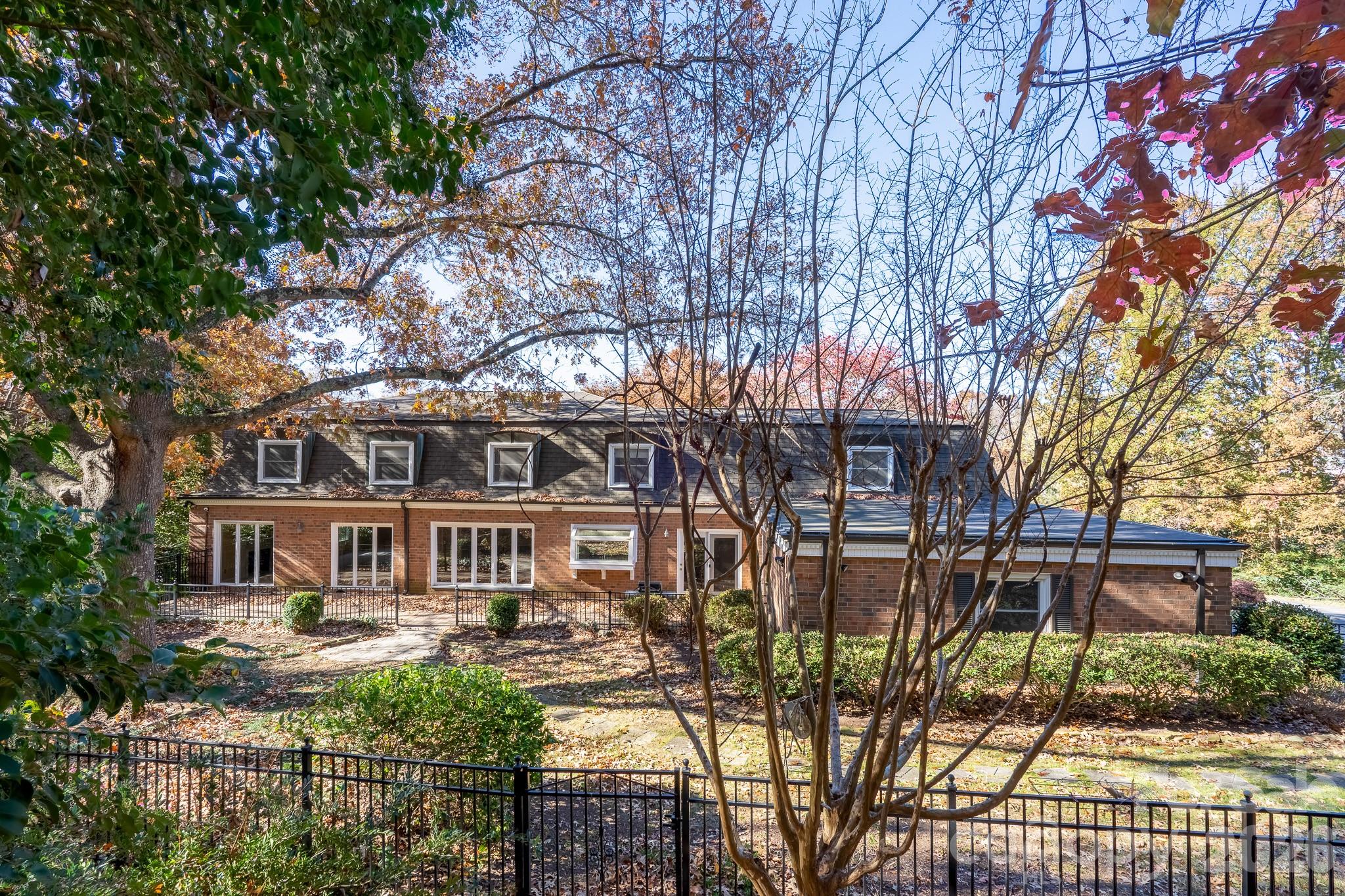 Single Family Residence at 758 Williamsburg Drive NE, Concord, photo 2 of 41