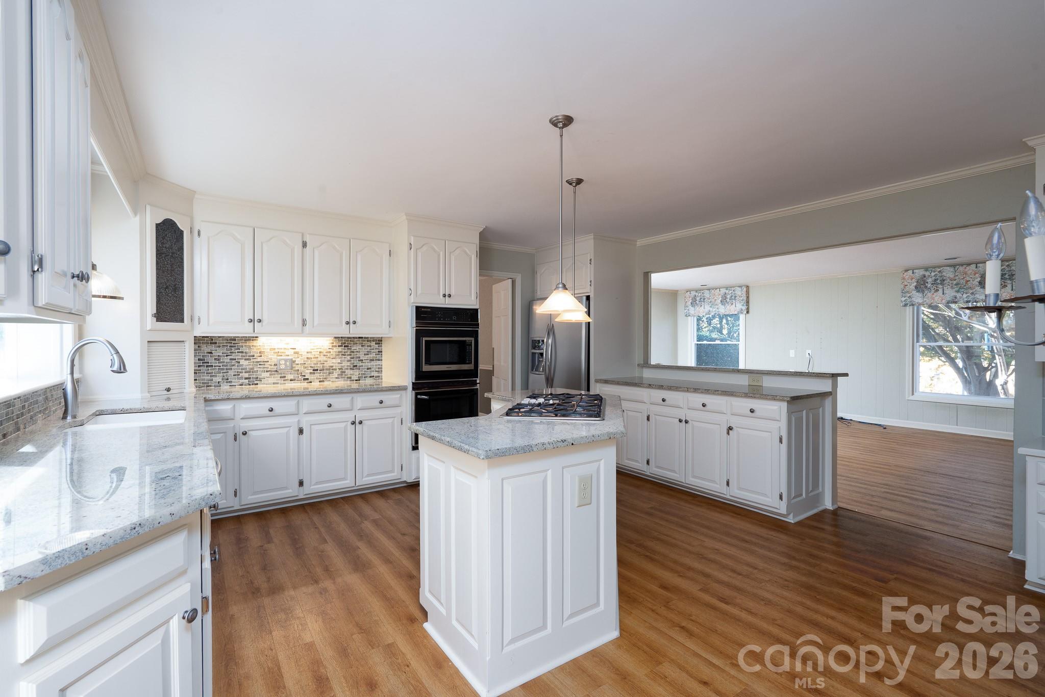 Single Family Residence at 758 Williamsburg Drive NE, Concord, photo 7 of 41