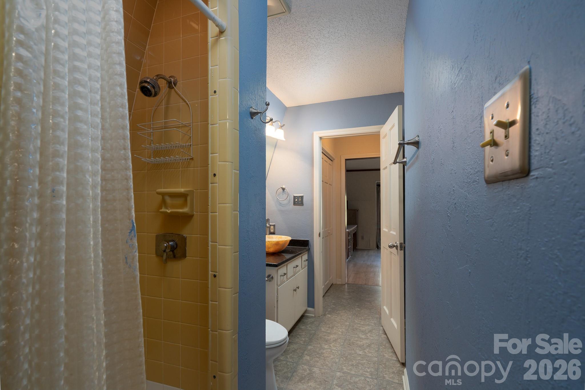 Full Bath - 758 Williamsburg Drive NE, Concord