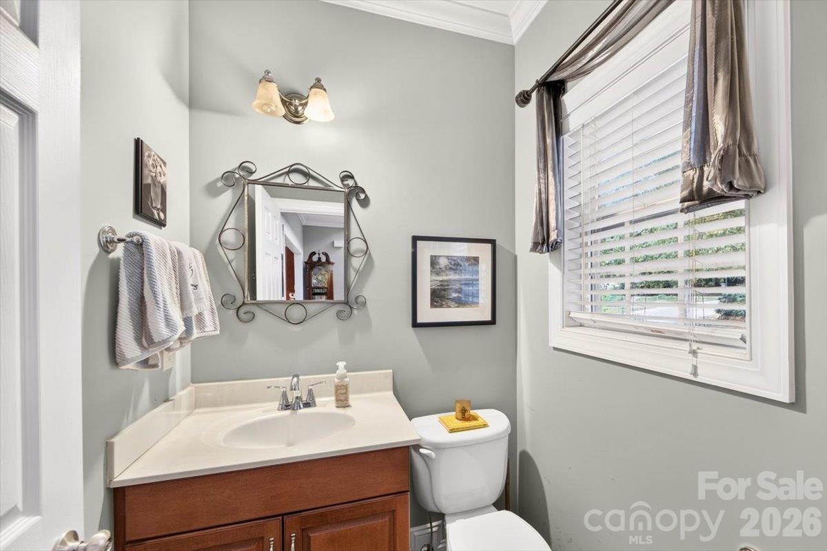 Single Family Residence at 8705 Dartmoor Place, Charlotte, photo 12 of 44