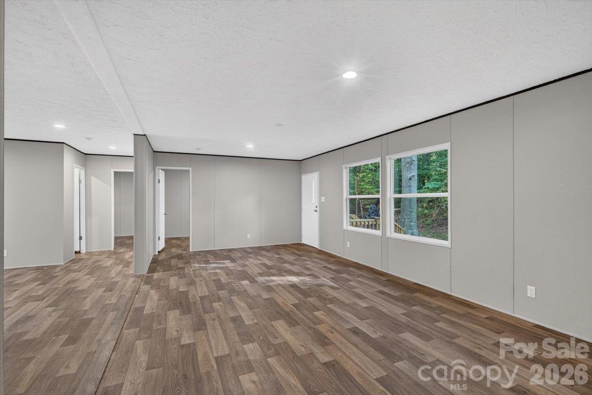 Single Family Residence at 1020 Freedom Drive, Statesville, photo 5 of 27