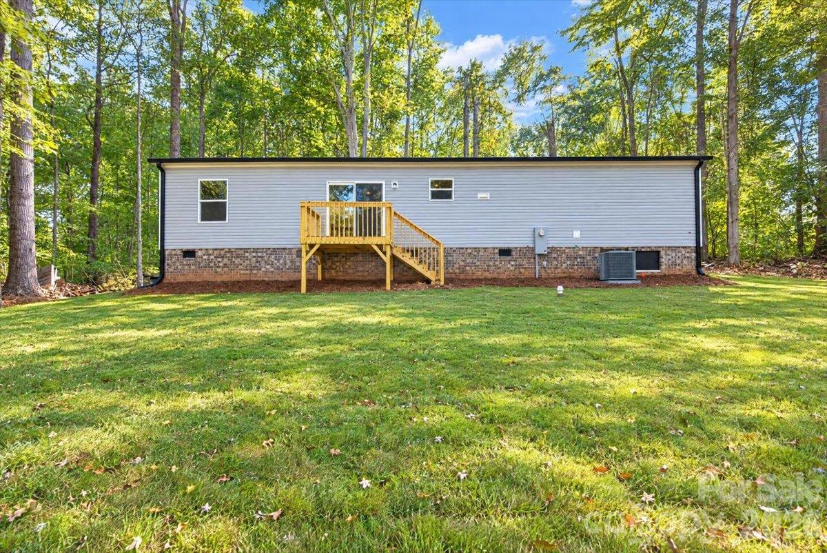 Single Family Residence at 1020 Freedom Drive, Statesville, photo 23 of 27