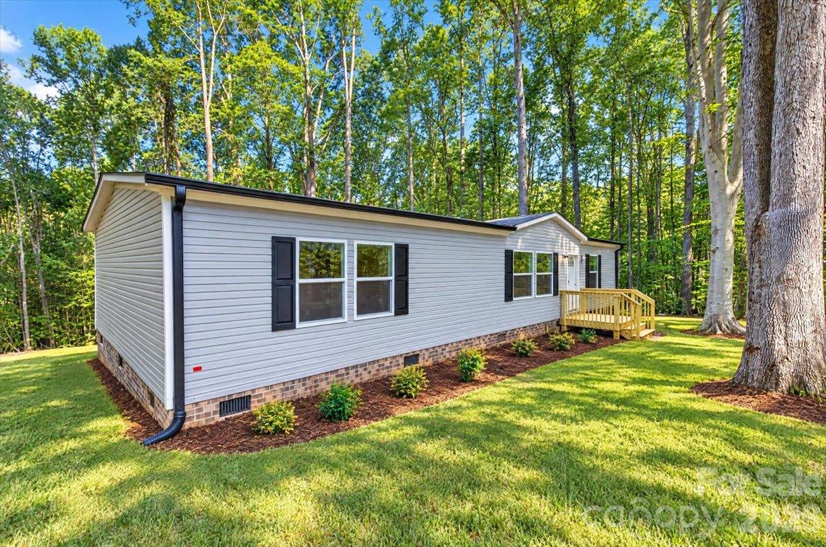 Single Family Residence at 1020 Freedom Drive, Statesville, photo 26 of 27