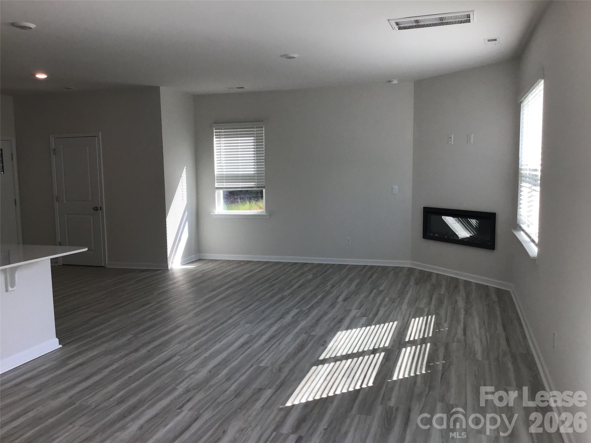 Single Family Residence at 1343 37th Avenue Lane NE, Hickory, photo 4 of 11