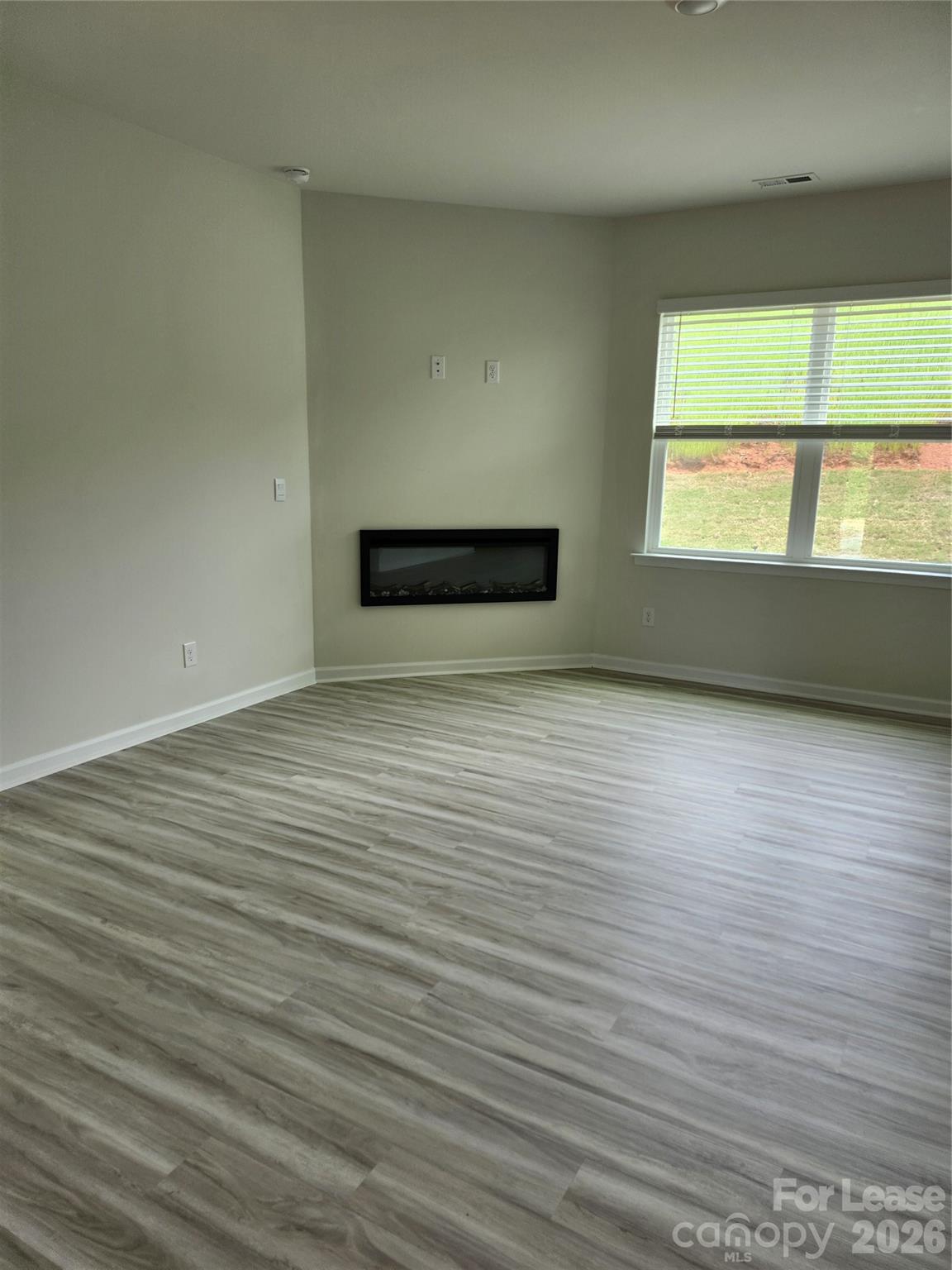 Single Family Residence at 1343 37th Avenue Lane NE, Hickory, photo 5 of 11