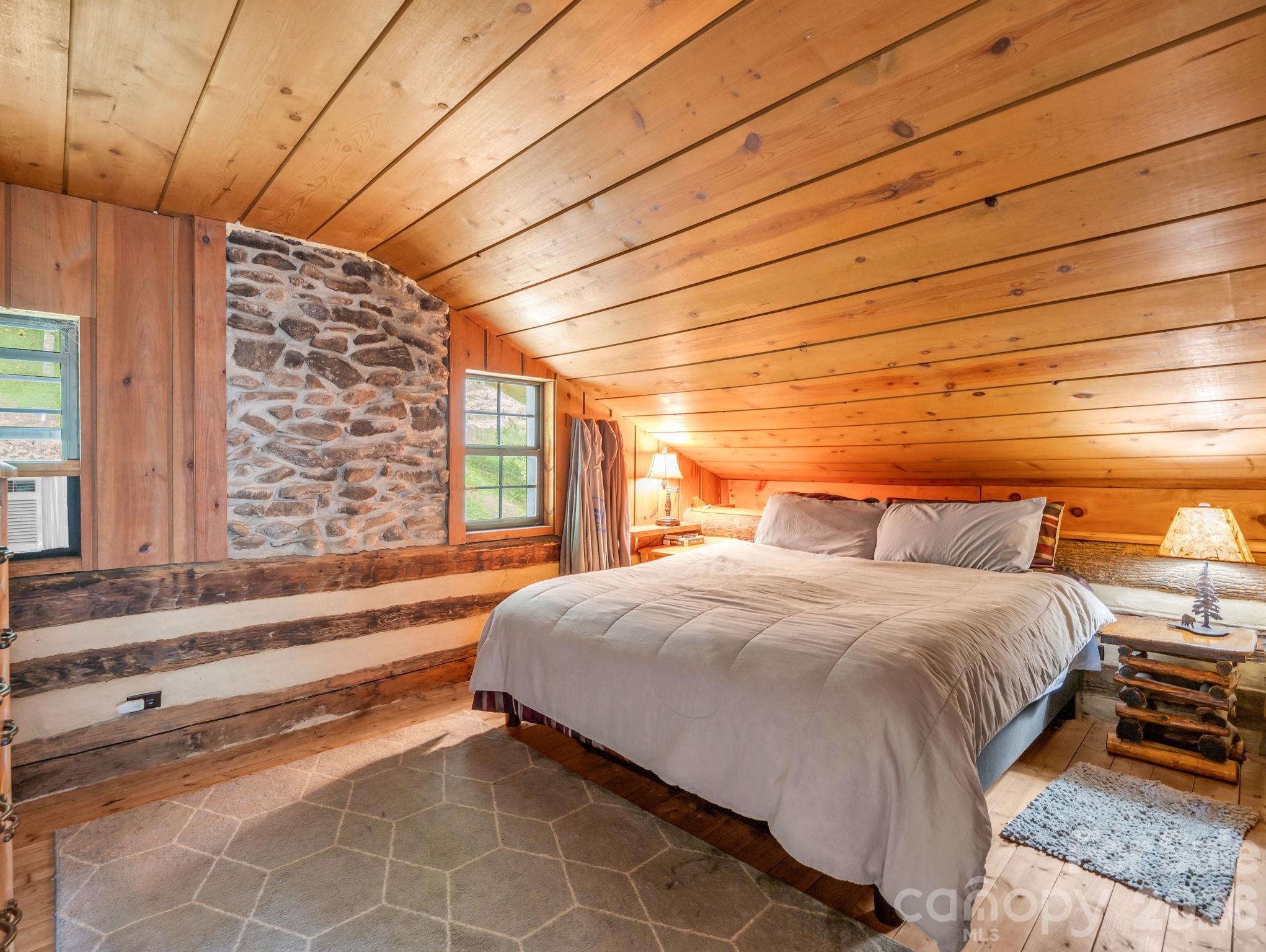 Bedroom - 765 Hawk Ridge Lane, Marshall