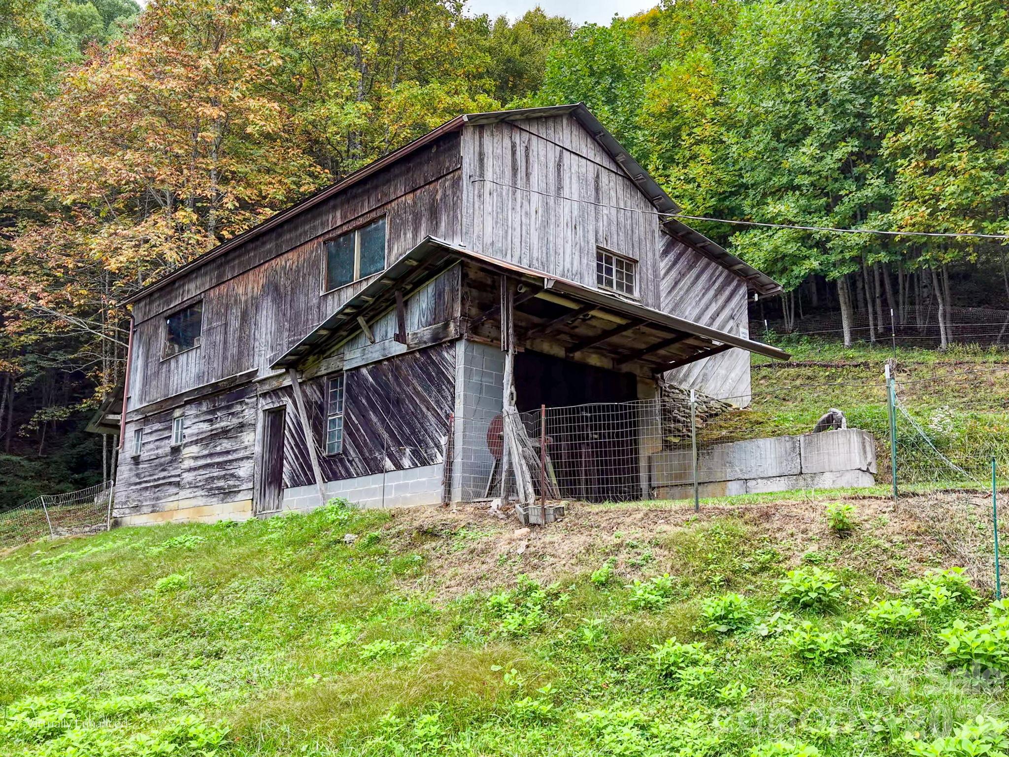 Barn #1 - 765 Hawk Ridge Lane, Marshall