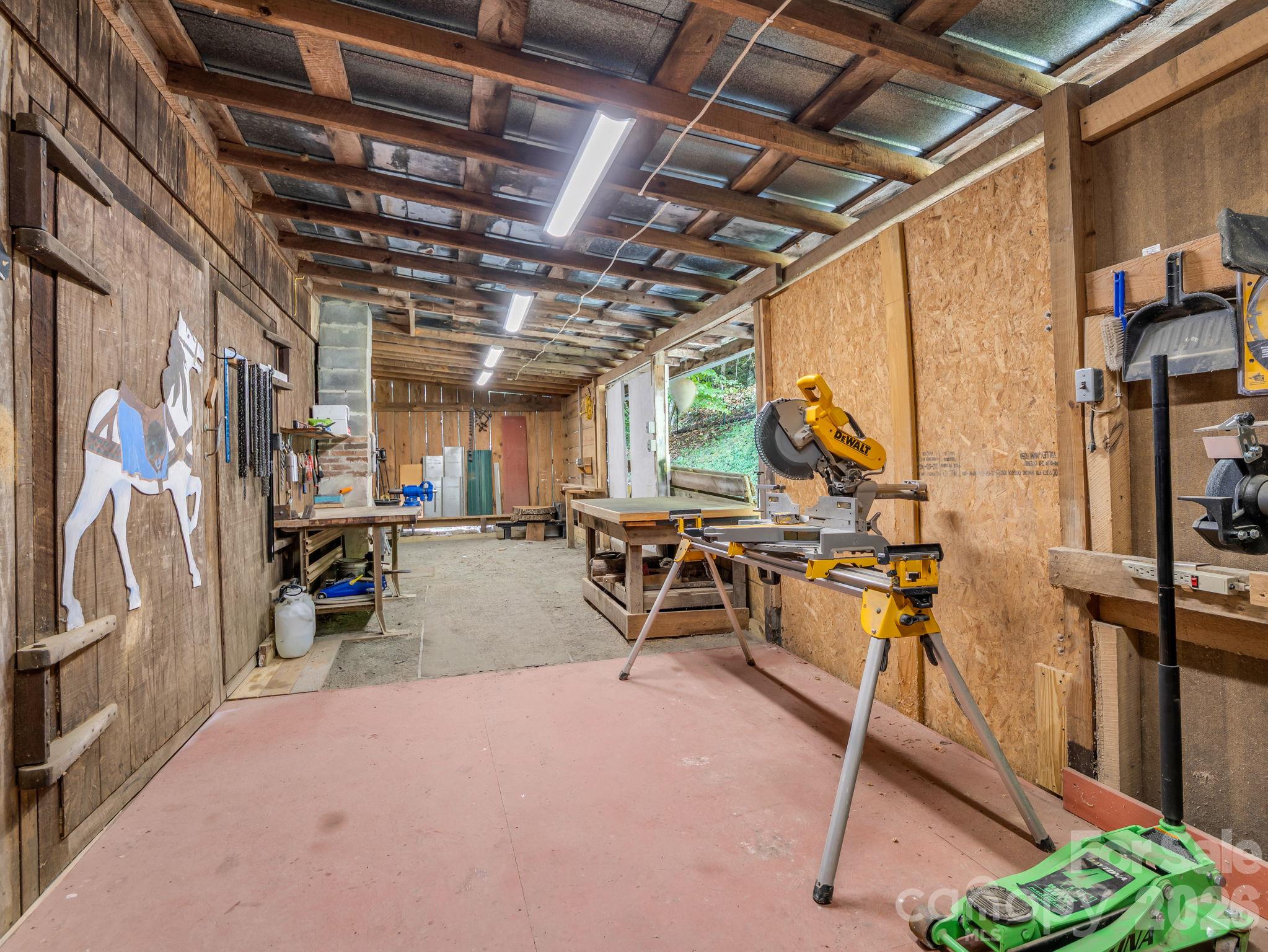 Barn #1 - Front section of wood shop - 765 Hawk Ridge Lane, Marshall