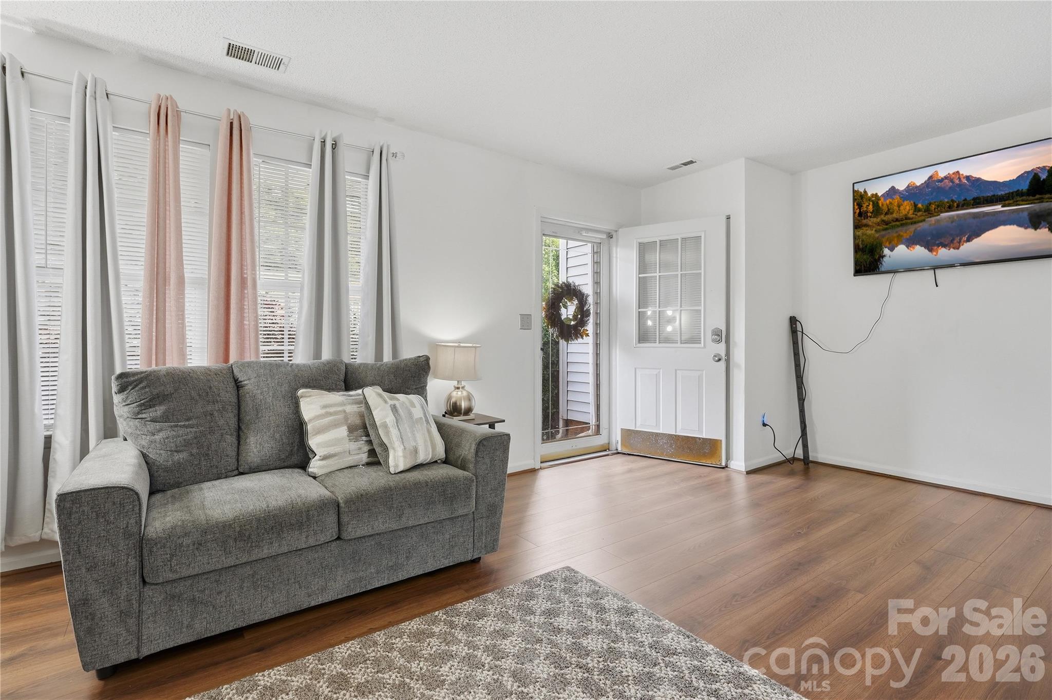 Townhouse at 9678 Old Gate Drive, Charlotte, photo 4 of 23