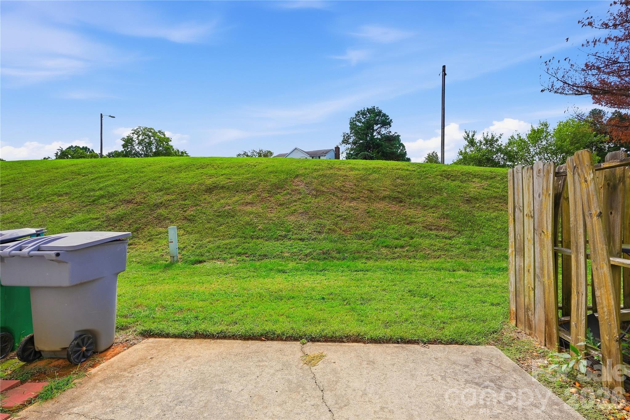 Townhouse at 9678 Old Gate Drive, Charlotte, photo 17 of 23