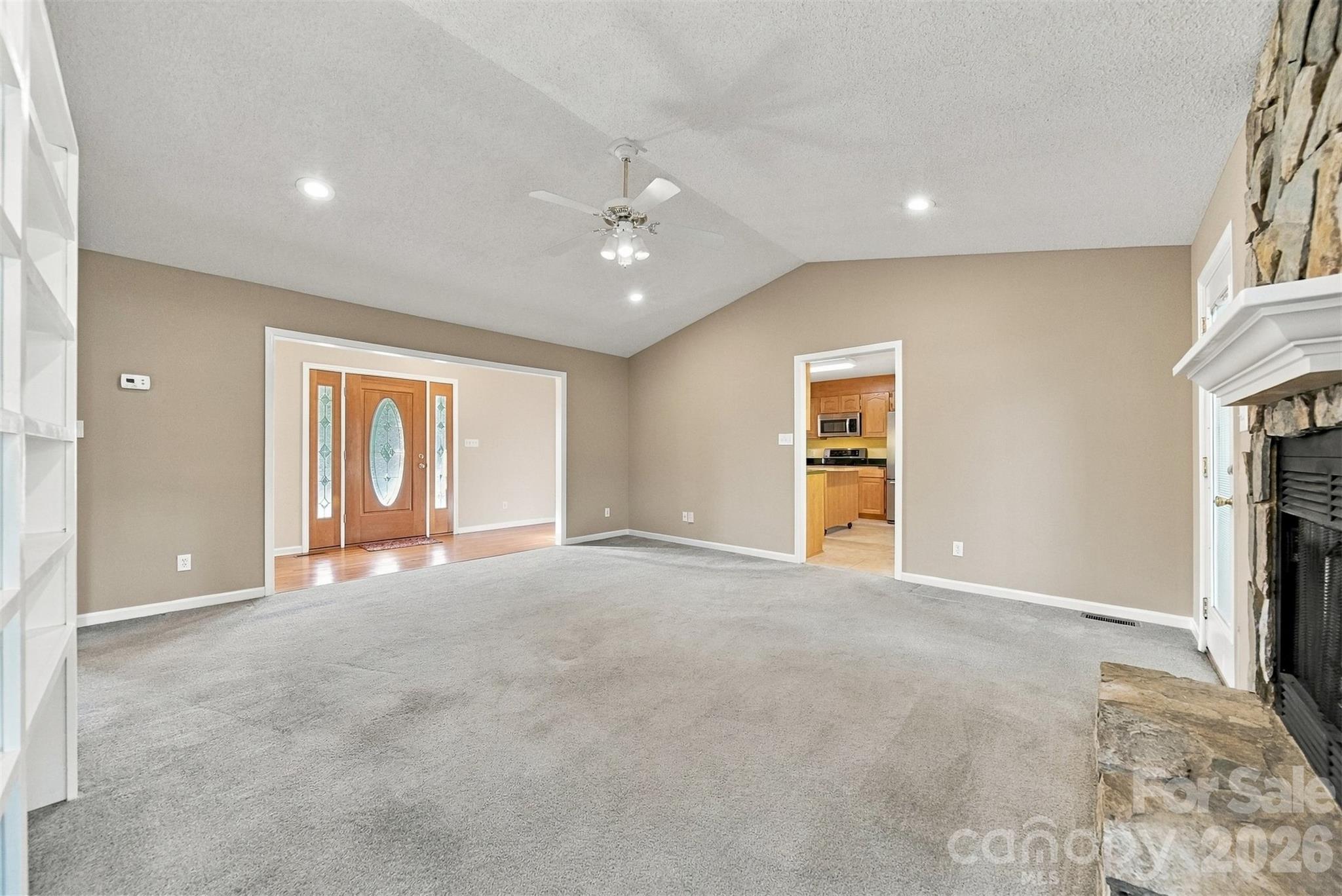 Single Family Residence at 1119 Edgefield Lane, Newton, photo 2 of 18
