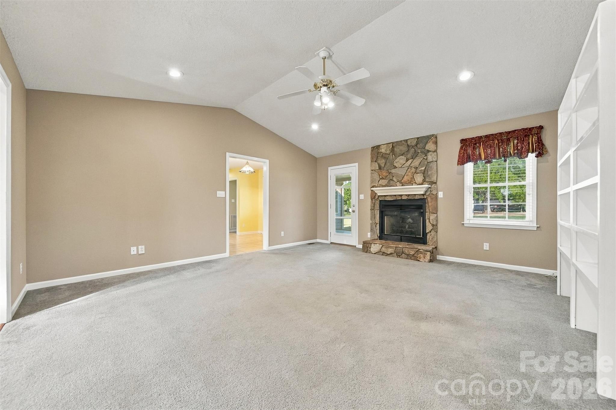 Single Family Residence at 1119 Edgefield Lane, Newton, photo 3 of 18
