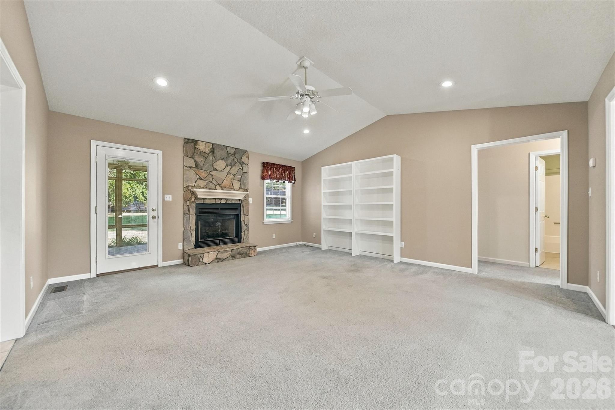 Single Family Residence at 1119 Edgefield Lane, Newton, photo 4 of 18