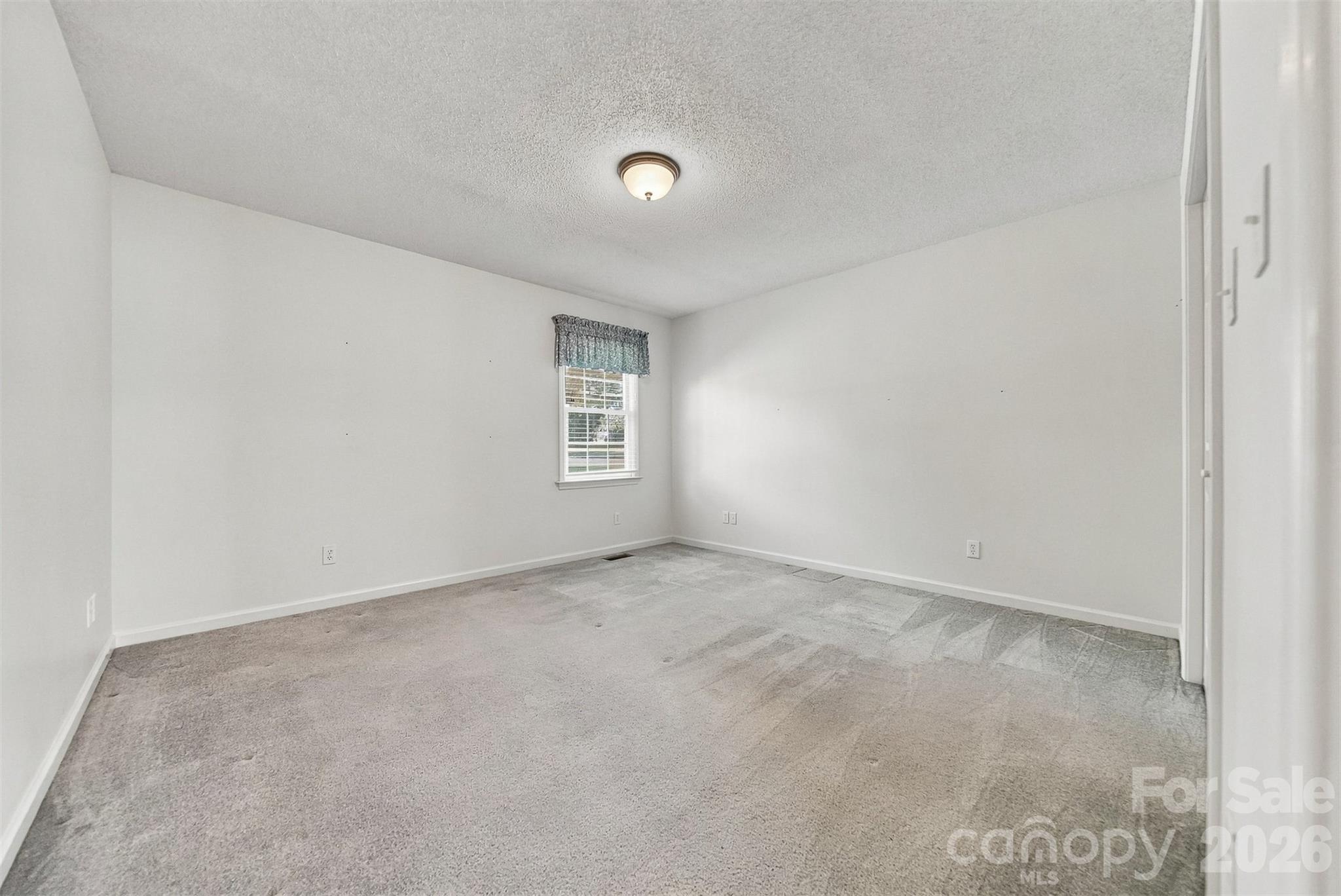 Single Family Residence at 1119 Edgefield Lane, Newton, photo 15 of 18