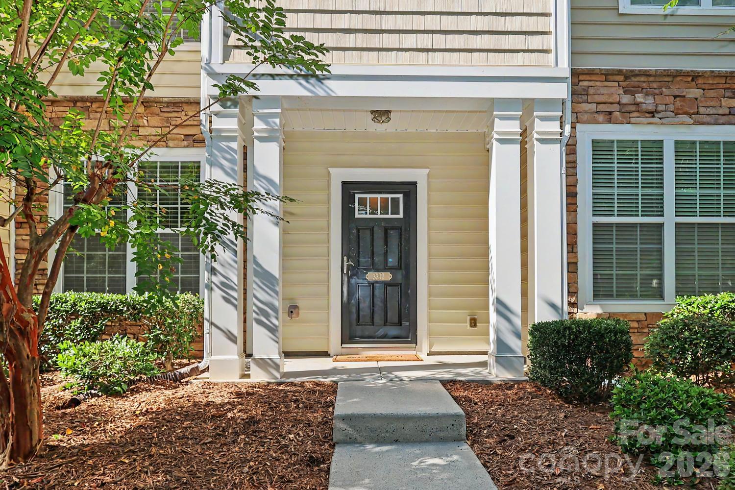Townhouse at 3212 Kemptown Square, Waxhaw, photo 2 of 39
