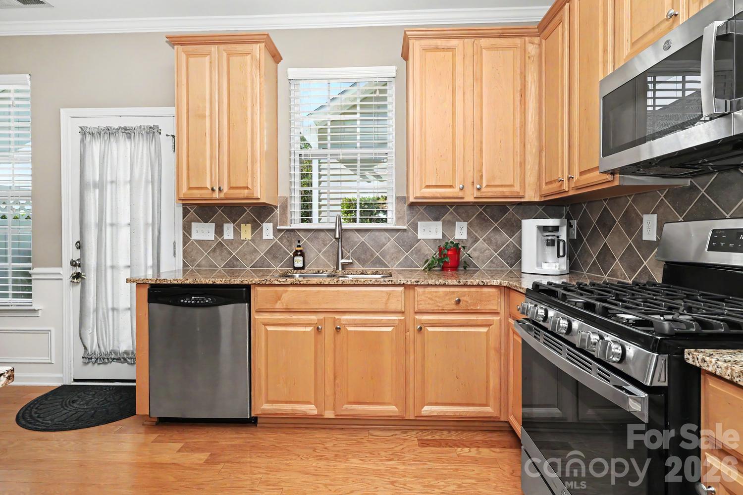 Townhouse at 3212 Kemptown Square, Waxhaw, photo 12 of 39