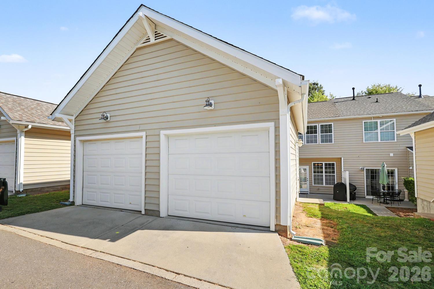 Townhouse at 3212 Kemptown Square, Waxhaw, photo 30 of 39