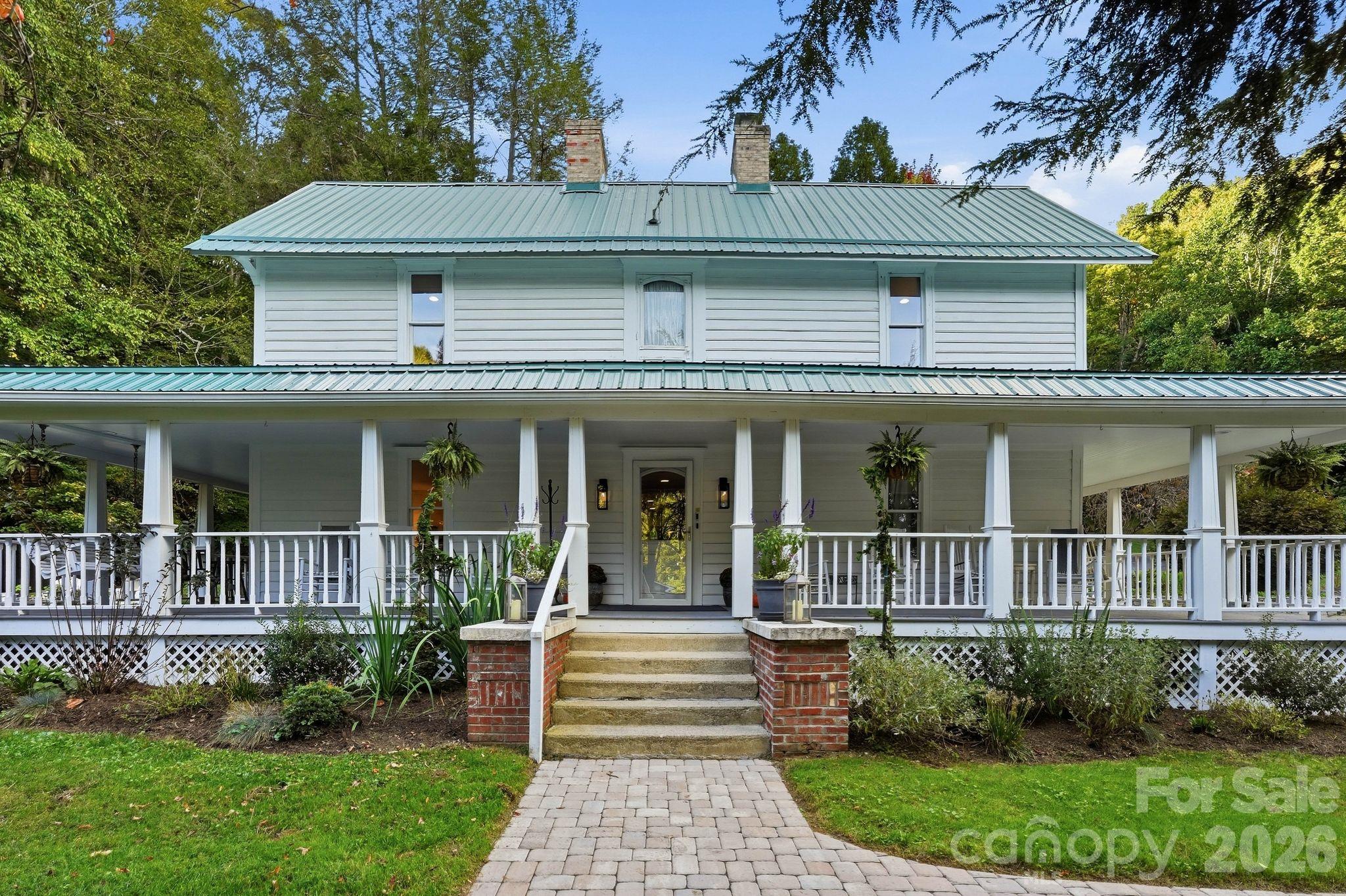 Lovill Inn - 404 Old Bristol Road, Boone