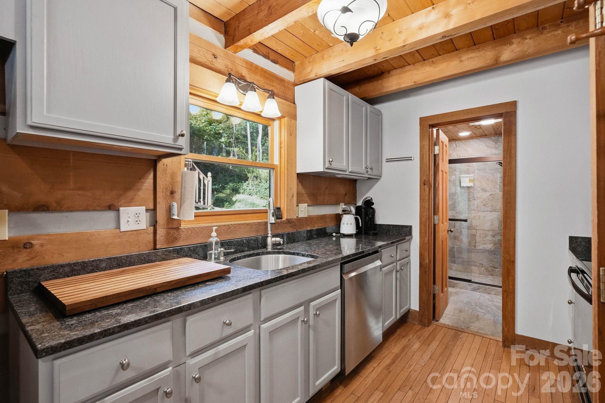 Lovill Cabin - 404 Old Bristol Road, Boone