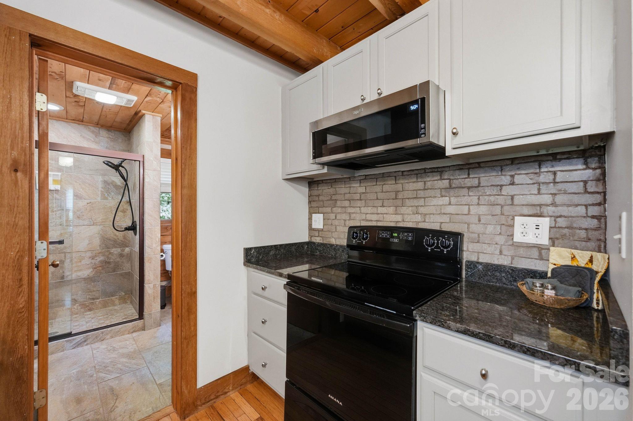 Lovill Cabin - 404 Old Bristol Road, Boone