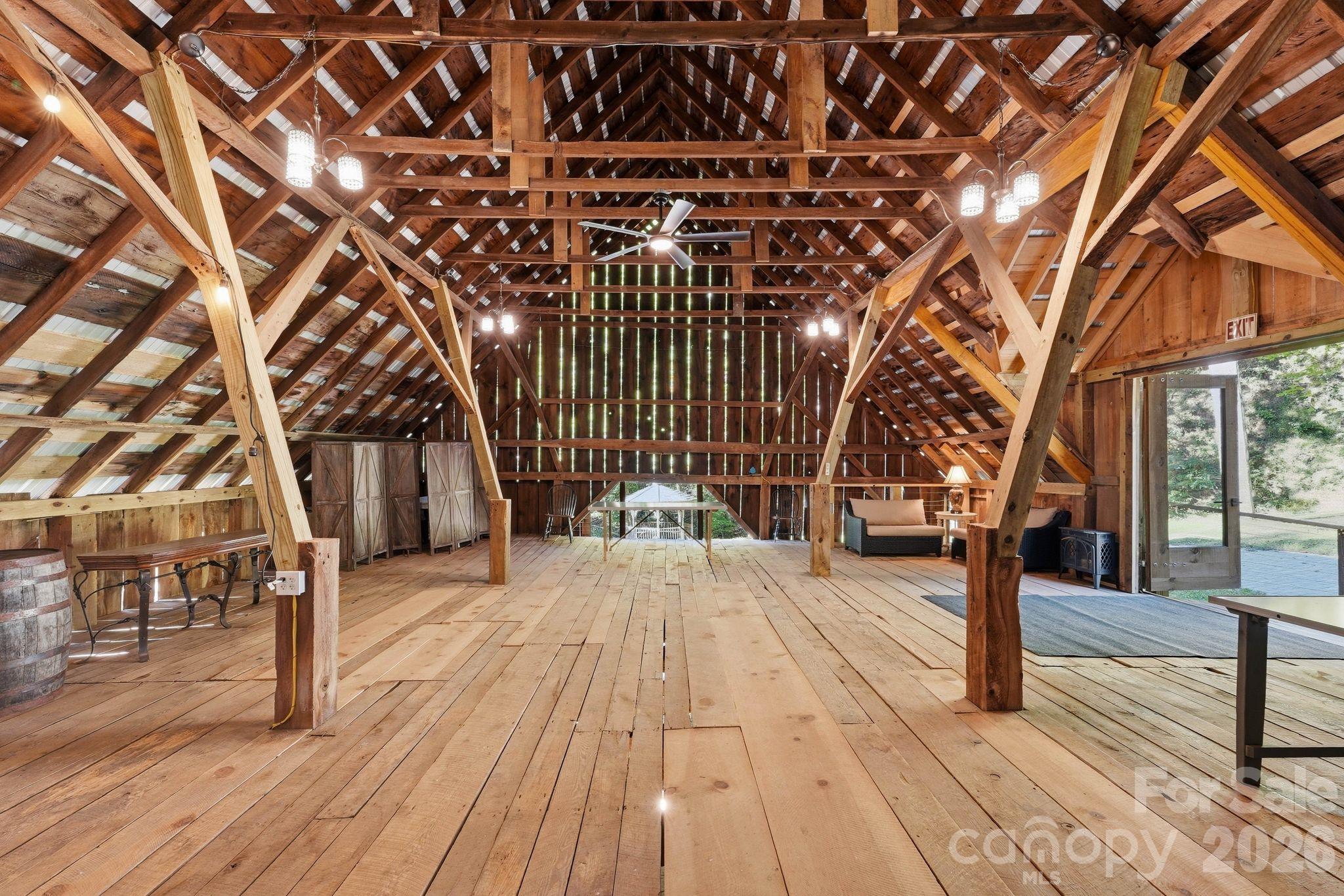 Event Barn - 404 Old Bristol Road, Boone