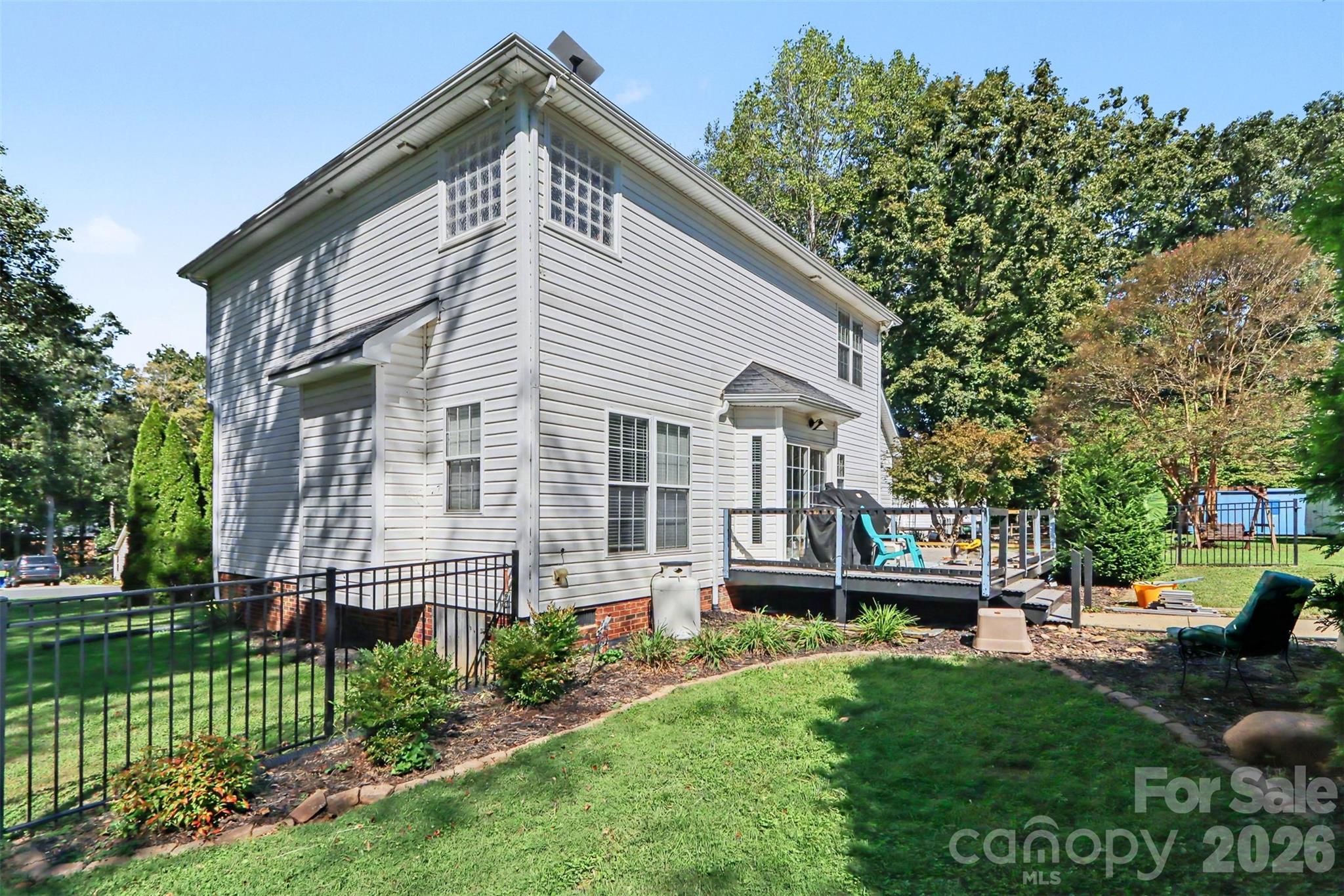 Single Family Residence at 1233 Waterford Road, Lincolnton, photo 3 of 35