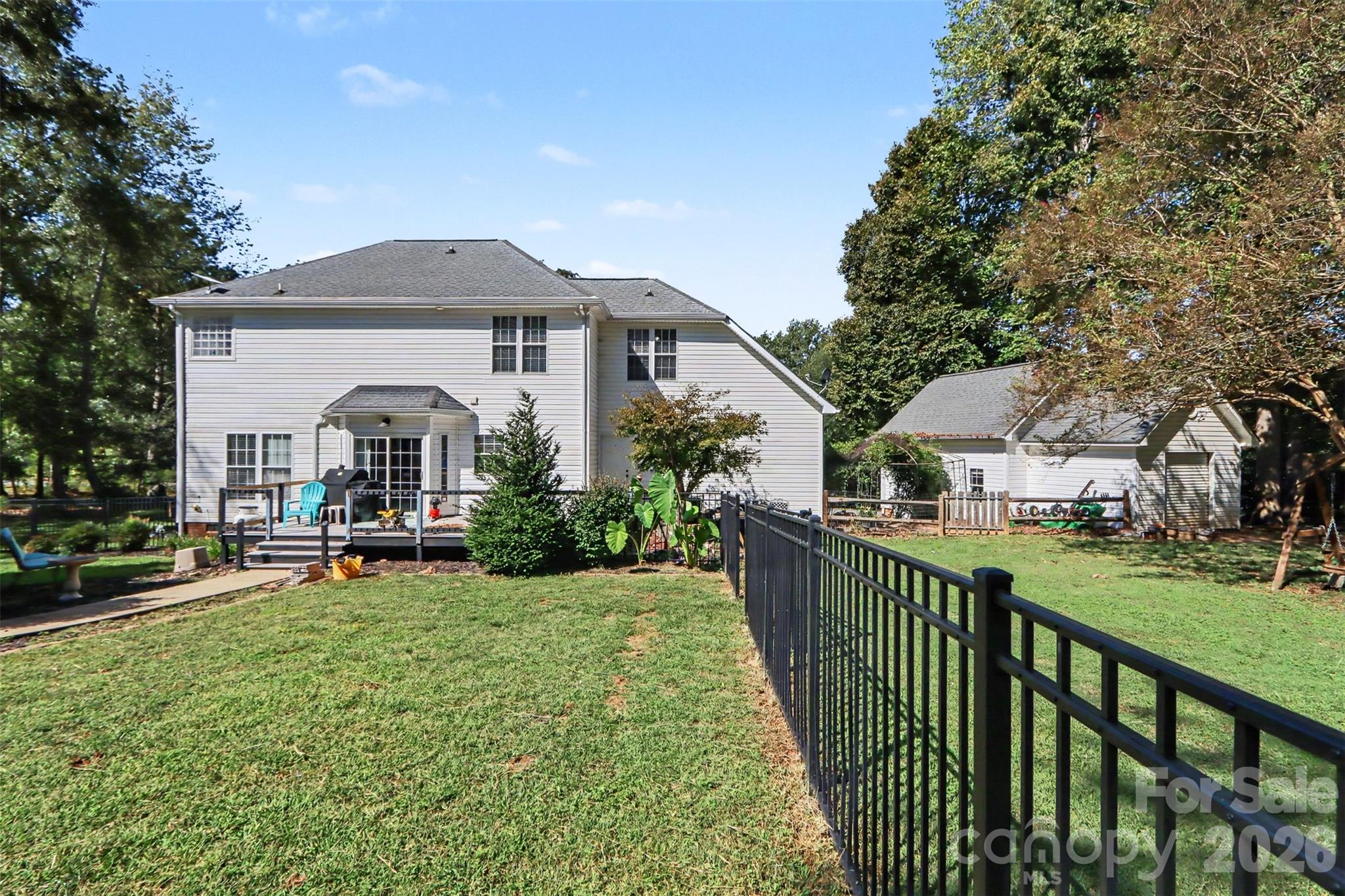 Single Family Residence at 1233 Waterford Road, Lincolnton, photo 8 of 35