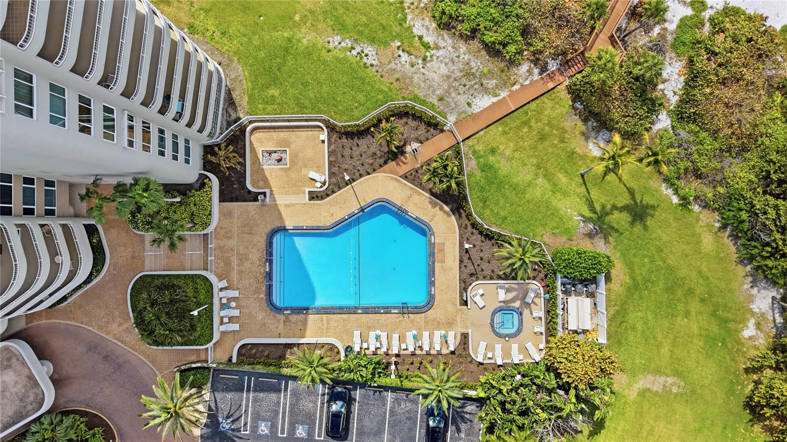 Pool with beach walkway - 775 LONGBOAT CLUB RD #401, LONGBOAT KEY