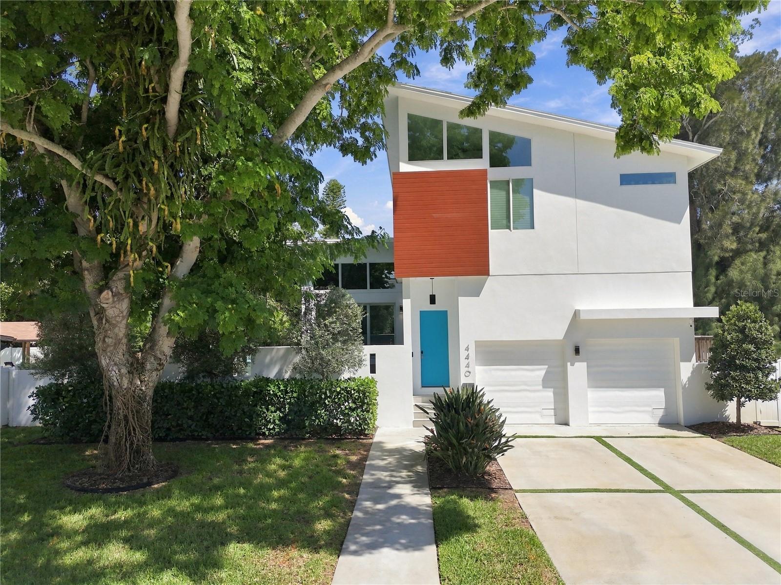 4440 POMPANO DR SE